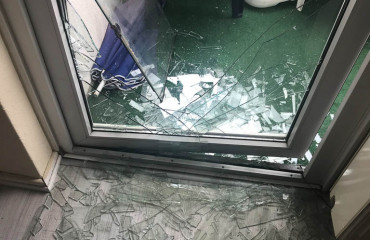 Beseitigung von Glasbruch und Scherben